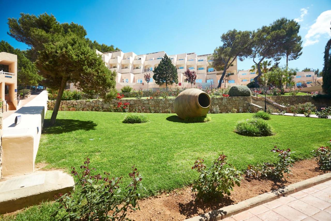 Invisa Hotel Club Cala Blanca Es Figueral Exterior foto