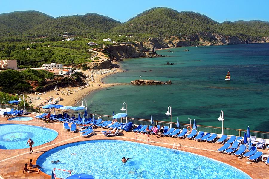 Invisa Hotel Club Cala Blanca Es Figueral Facilidades foto