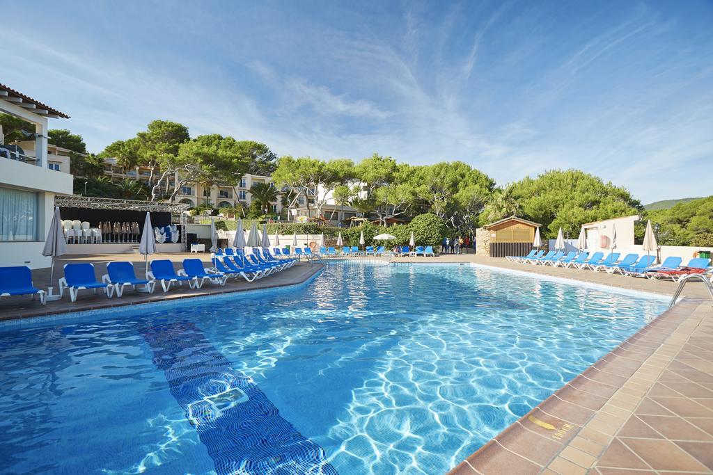 Invisa Hotel Club Cala Blanca Es Figueral Exterior foto