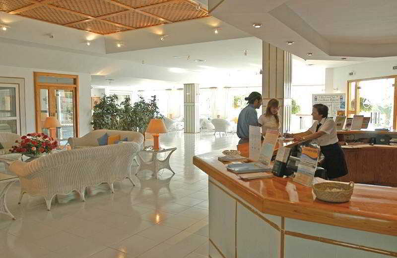 Invisa Hotel Club Cala Blanca Es Figueral Interior foto